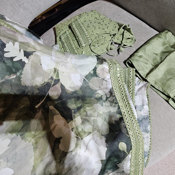 Satin Saree - Picture 4 of 13